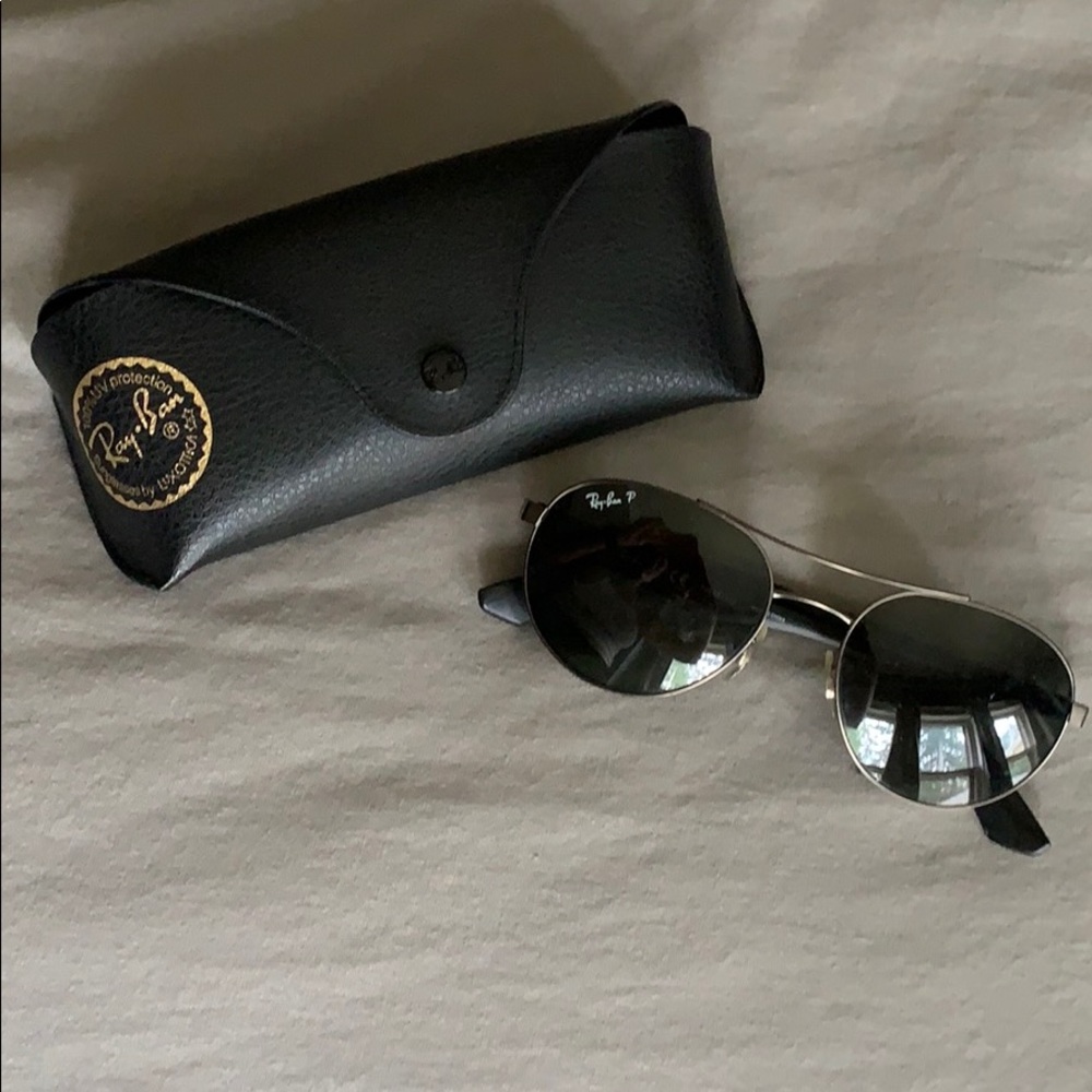Ray-Ban RB3523 Black Polarized Sunglasses - Picture 2 of 11
